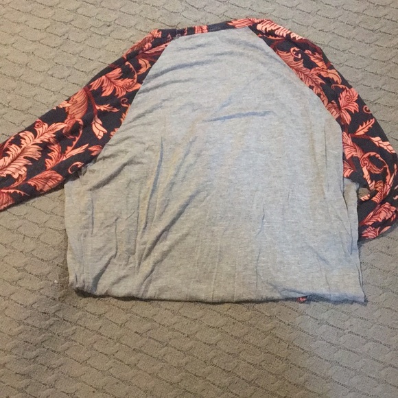 LulaRoe Randy Tee - Picture 4 of 4